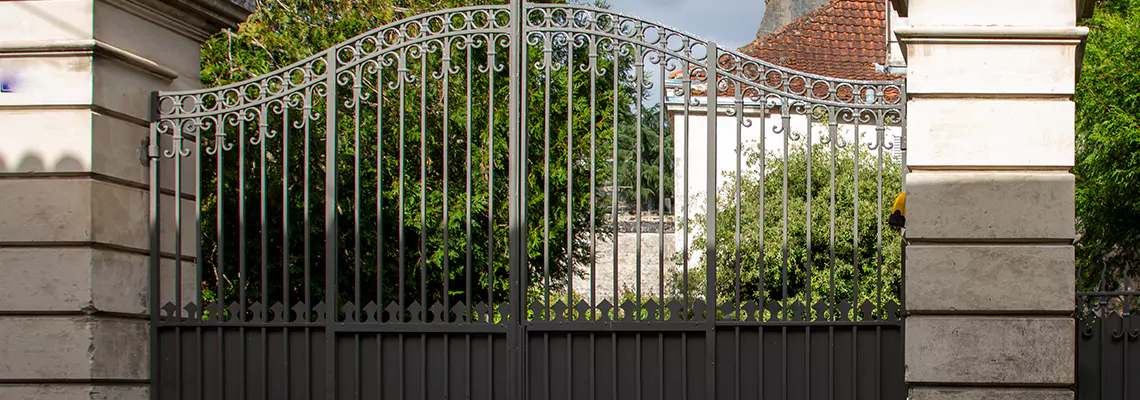 Wooden Swing Gate Repair in Carpentersville, IL